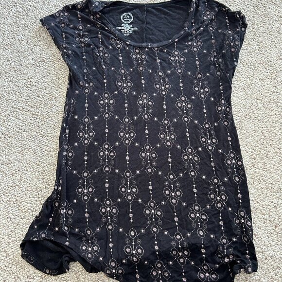 Maurices Tops - 🎀 Buy 2 Get 1 Free 🎀 Maurices 24/7 Women's XS Pink Star Print T-Shirt